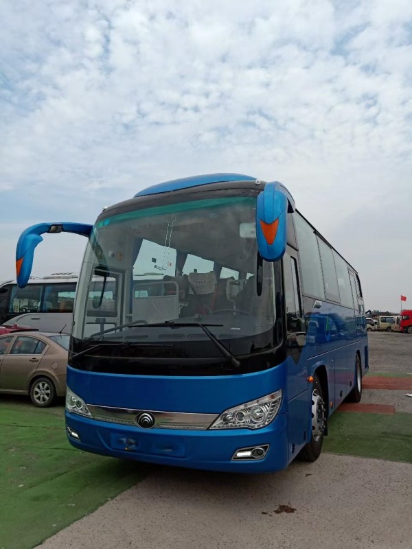 55座大巴车  1400天